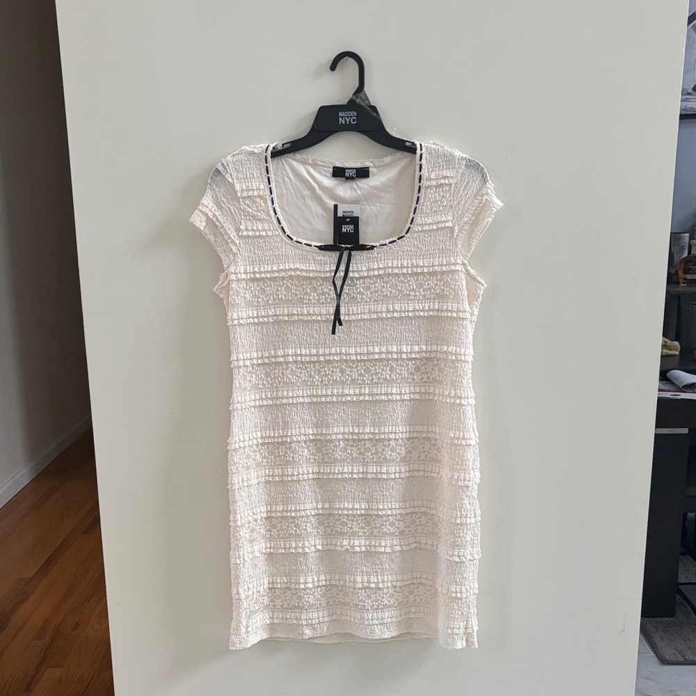 NYC Cream Textured Short Sleeve Mini Dress with Contrast Trim